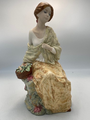 Rara statuina dama - statuina, seduta